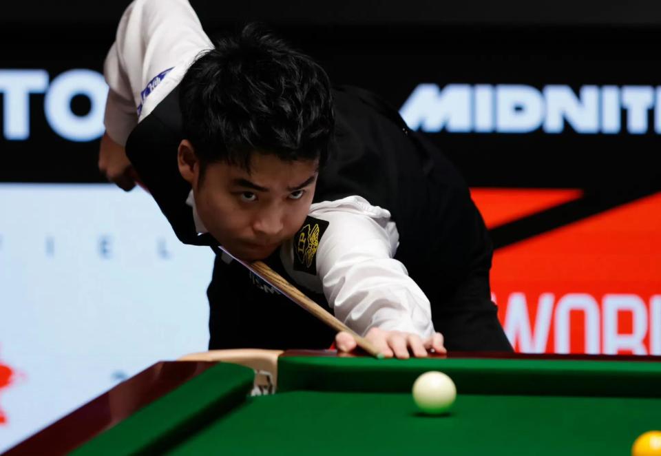 着无数观众 着无数观众