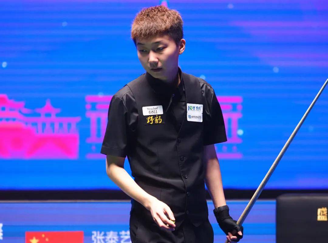 球迷振奋不 球迷振奋不