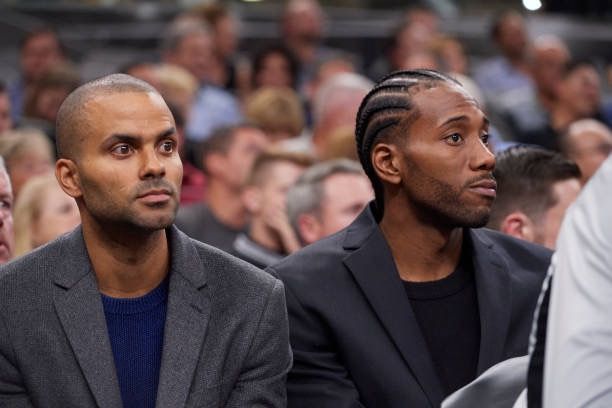 发球二跳落 发球二跳落